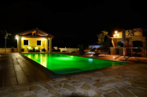 Villa spacieuse à Sainte-Valière avec piscine partagée